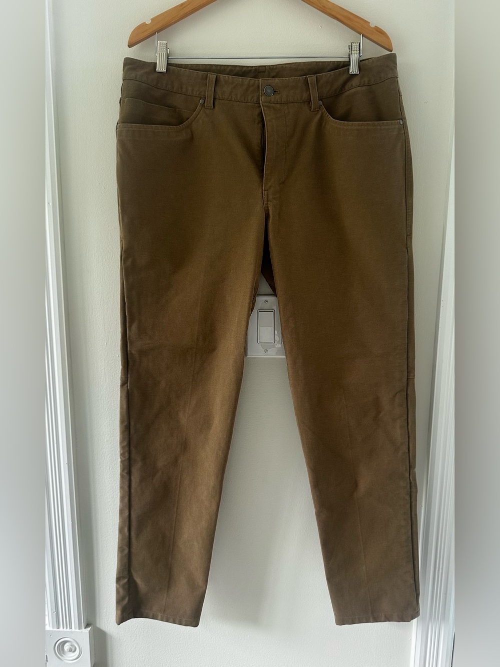 lululemon athletica Men's Brown Chinos
